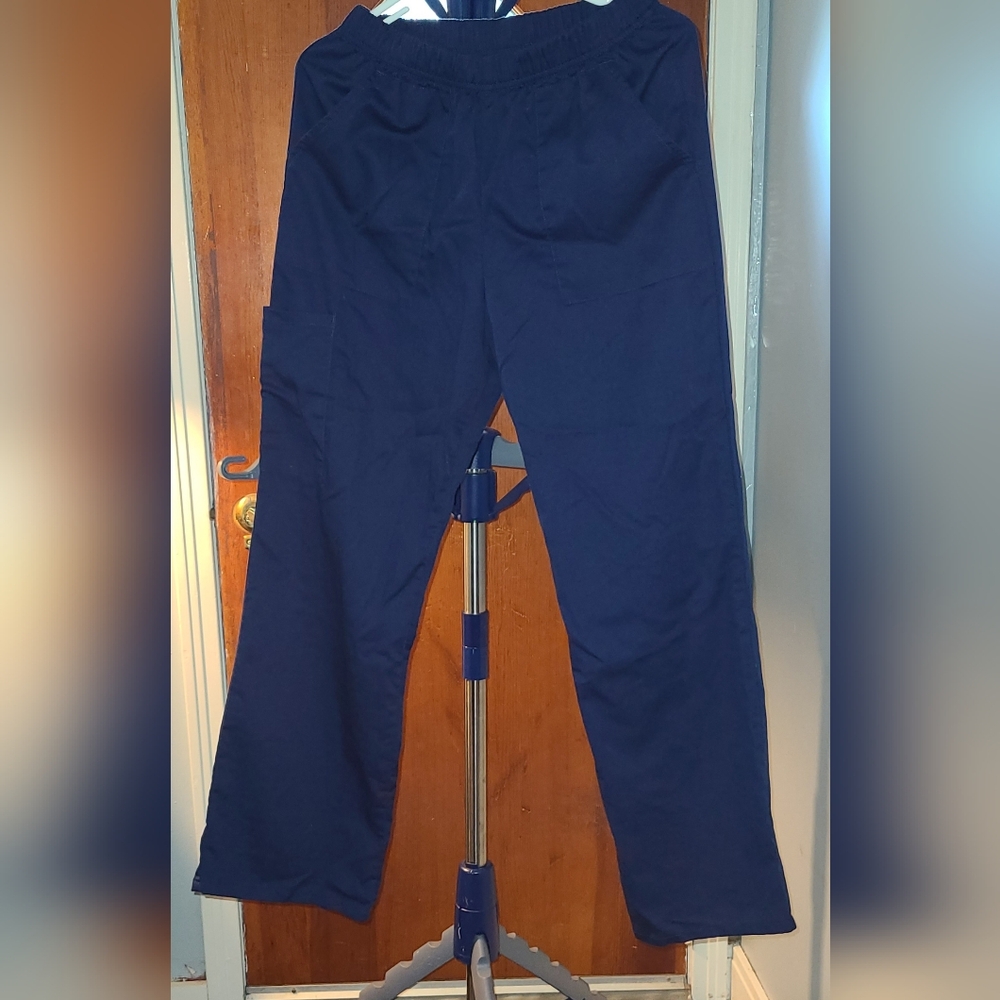 Scrub set - Picture 2 of 2